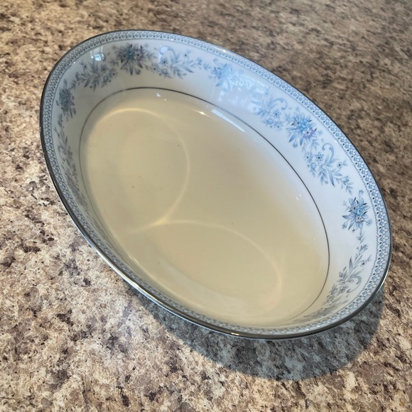 NORITAKE VINTAGE CHINA SET, BLUE HILL 2482,         35 PIECES - Picture 6 of 9